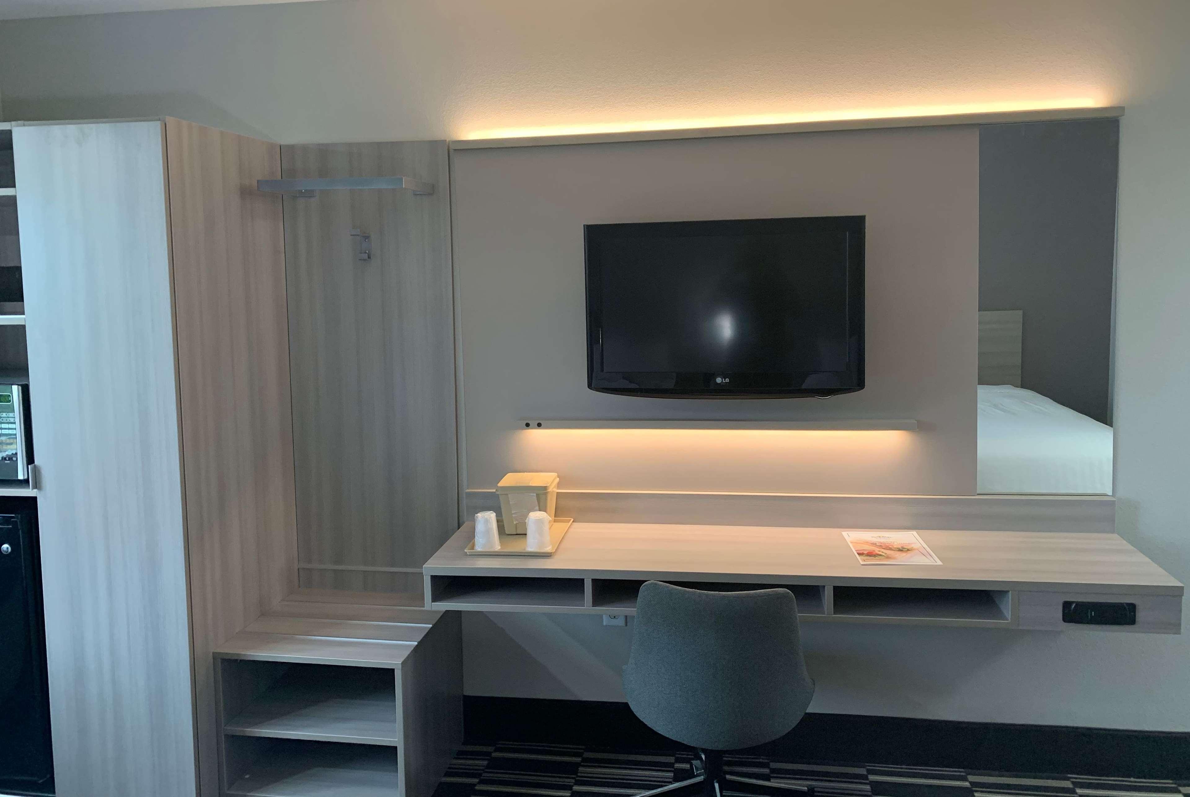 Microtel By Wyndham Airport 3*