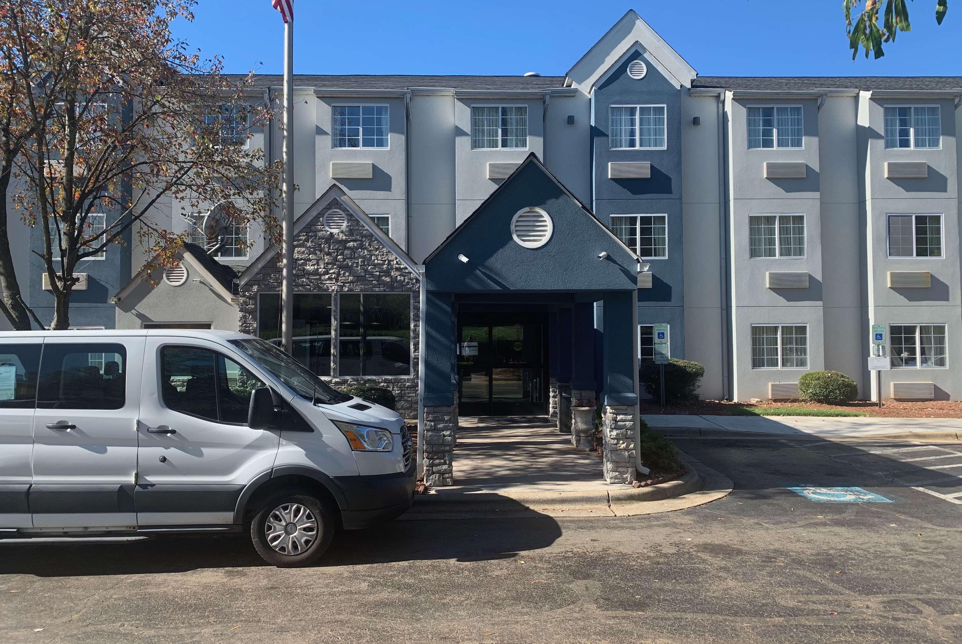Microtel By Wyndham Airport Hotel