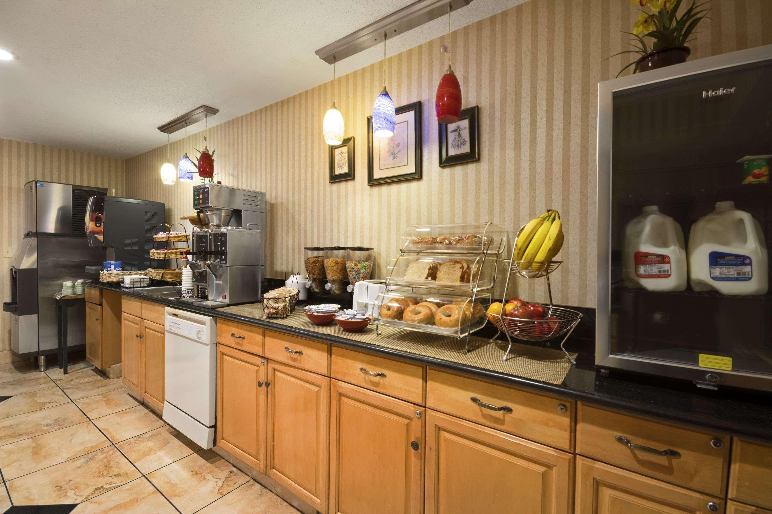 Microtel By Wyndham Airport Hotel Charlotte