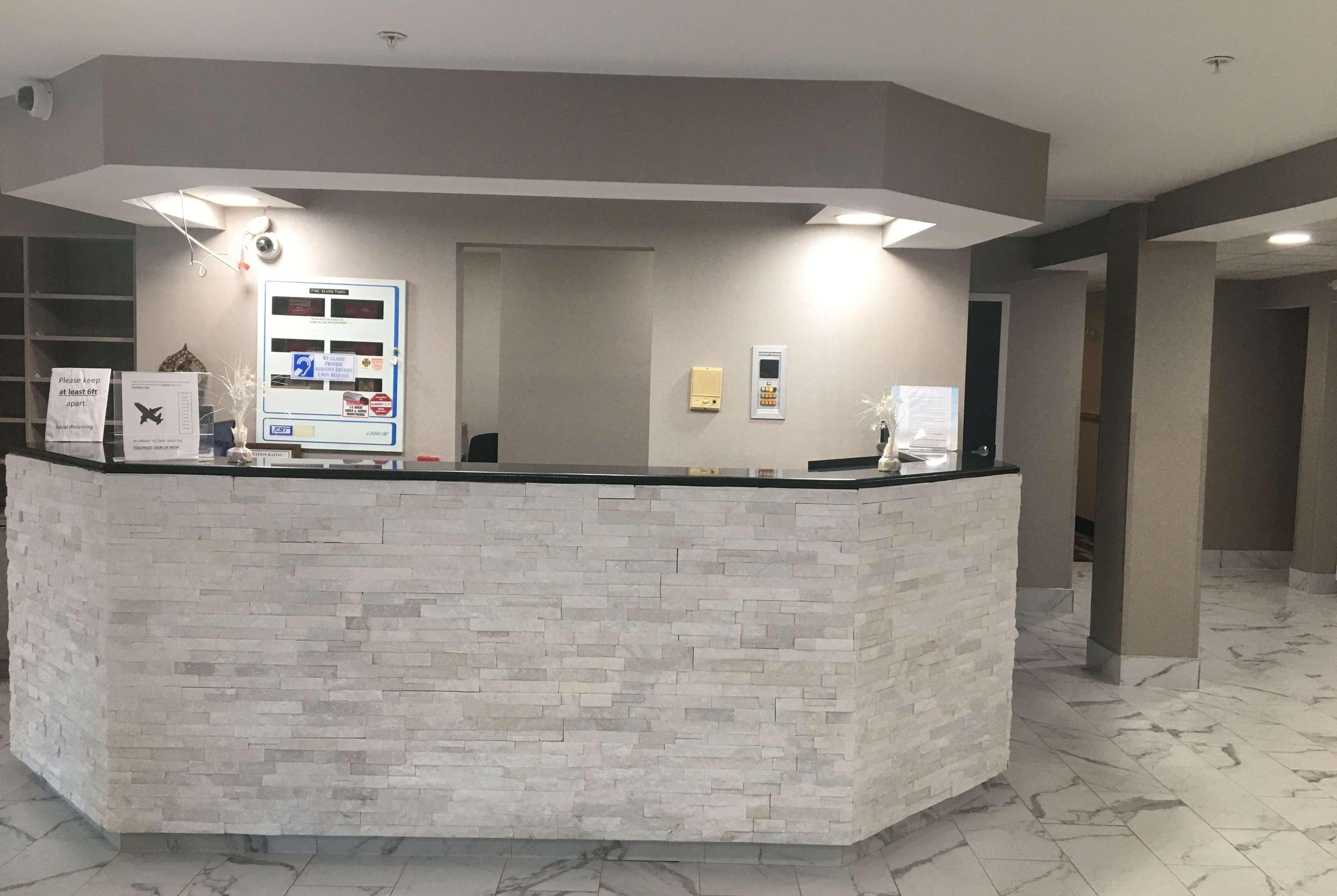 Microtel By Wyndham Airport Hotel