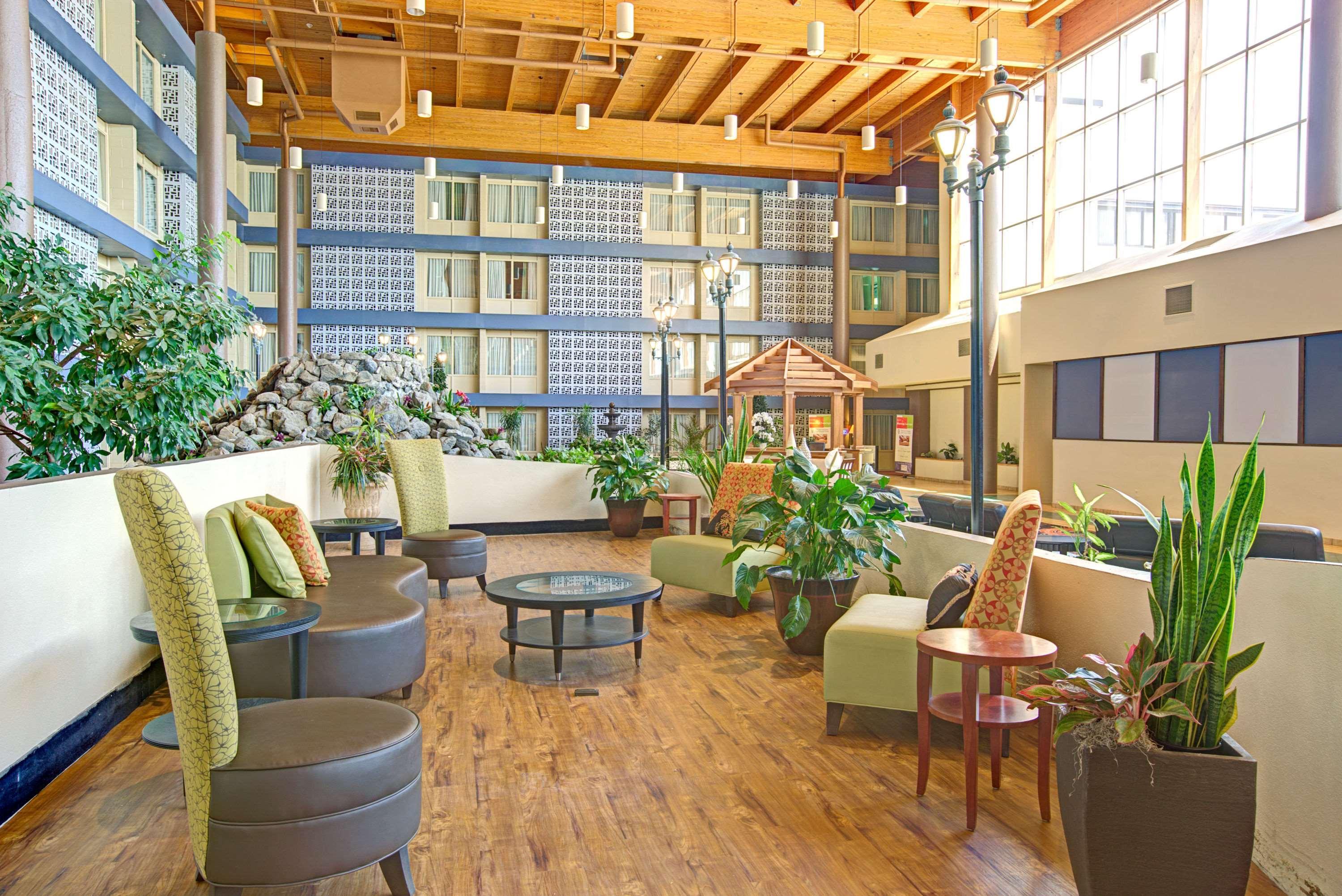 Hotel Ramada Plaza By Wyndham South End Airport Charlotte