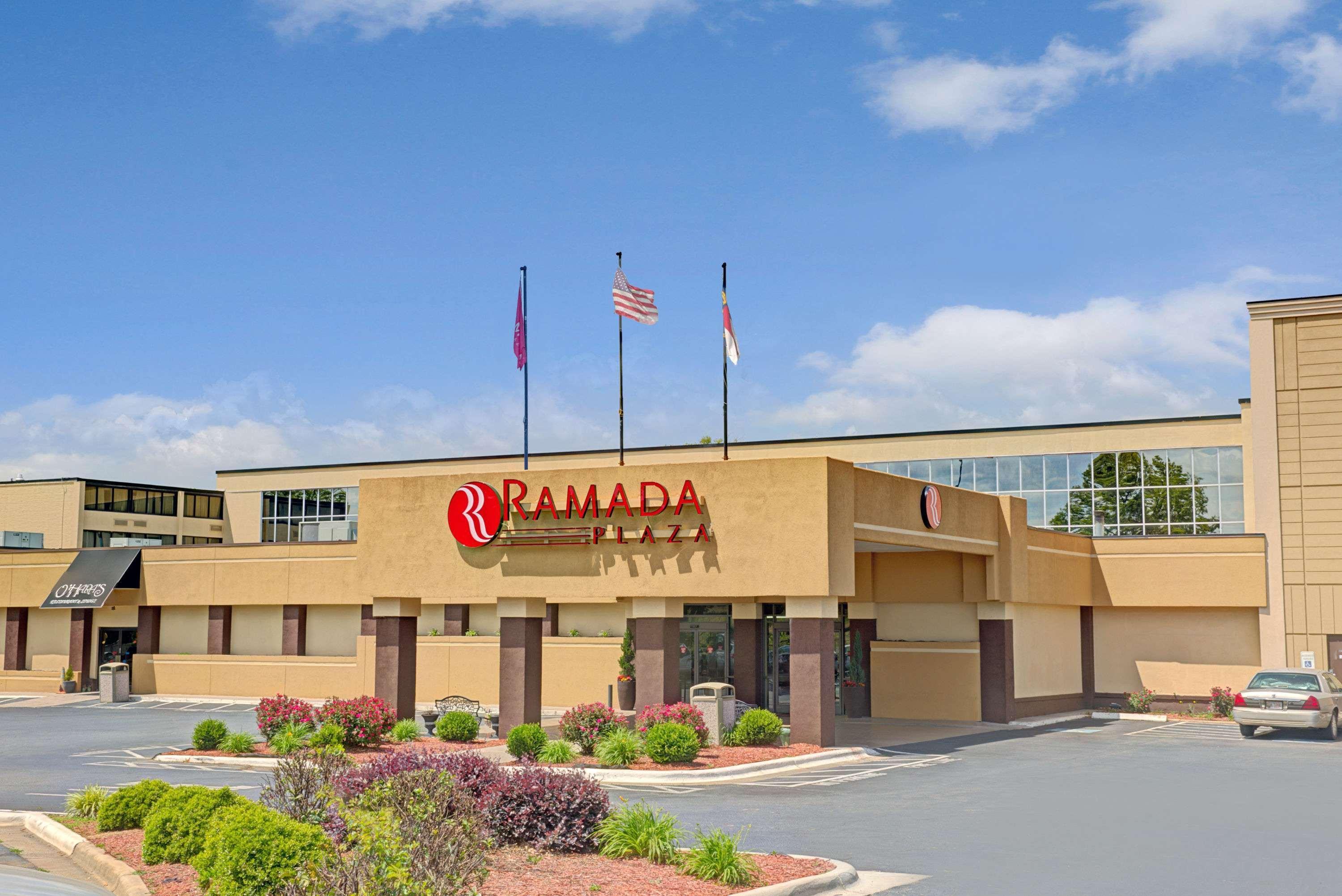 Ramada Plaza By Wyndham South End Airport 3*