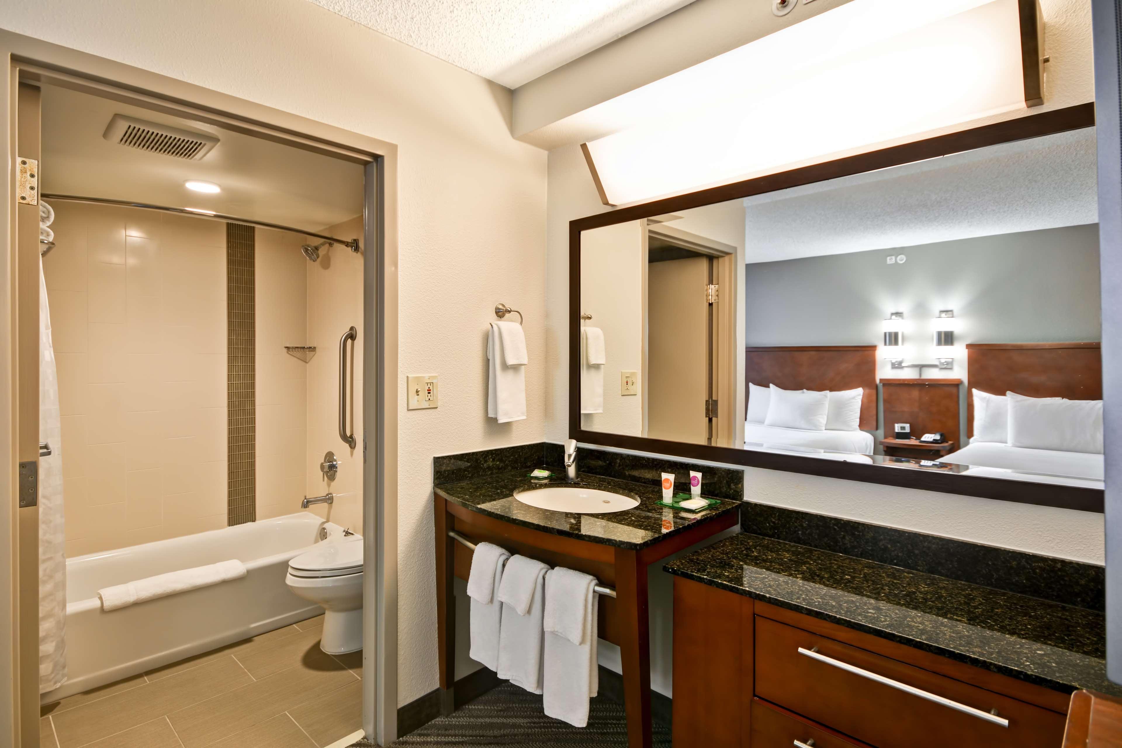 Hyatt Place Airport/lake Pointe Hotel 3*