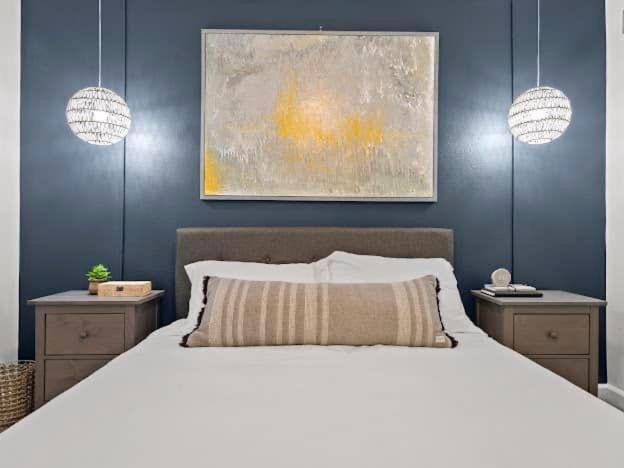 Cozy Near Luxury Mall & Uptown W/ Pool! *