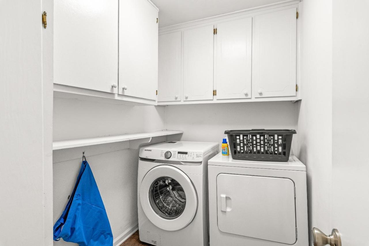 Charming, Cozy Close To Uptown, Airport & Whitewater Center