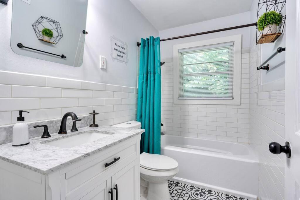 Apartment 2br 1ba Duplex House King Beds Great For Small Groups Close To Uptown Attractions Charlotte