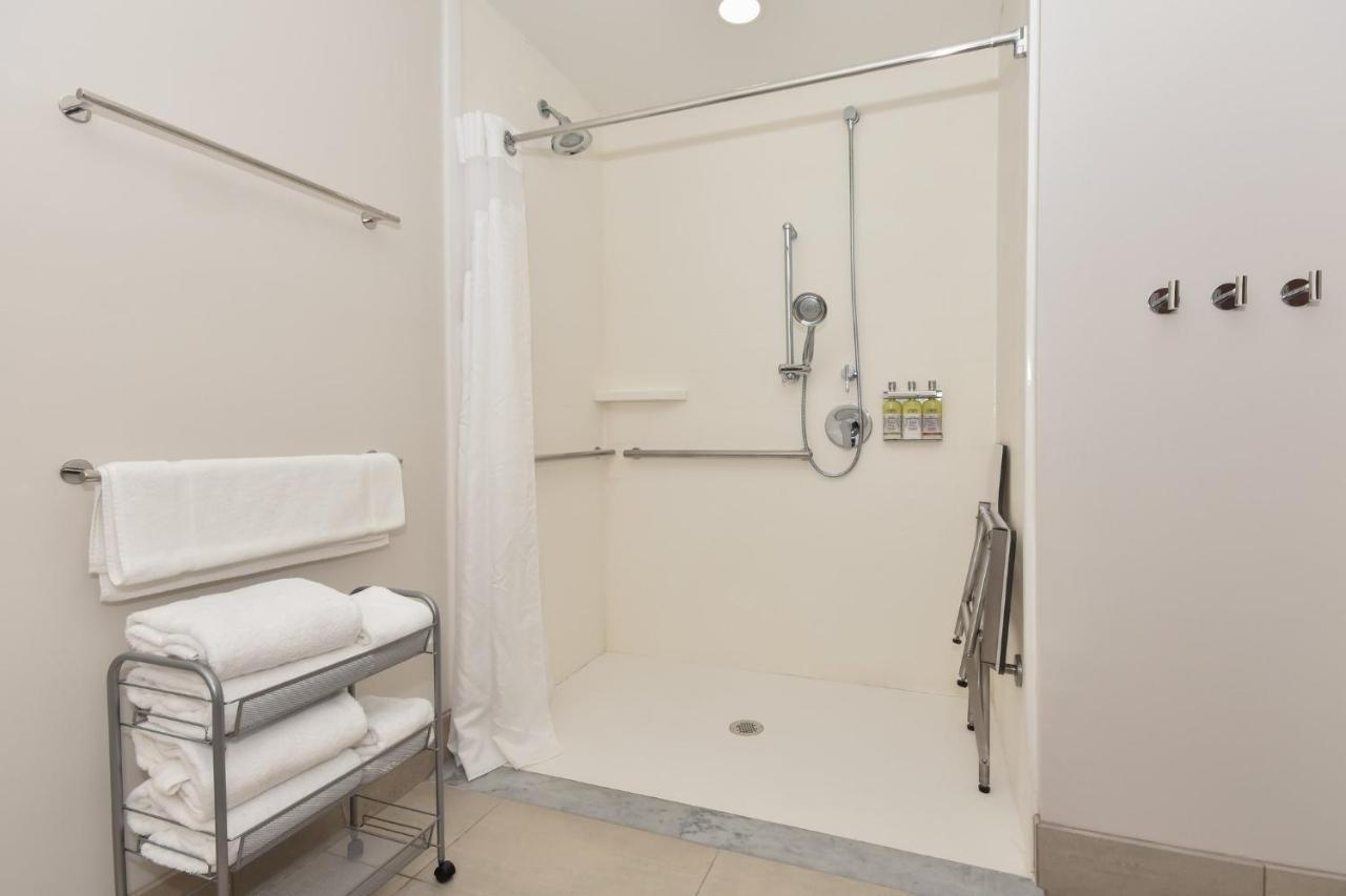 Express & - Ballantyne By Ihg 3*