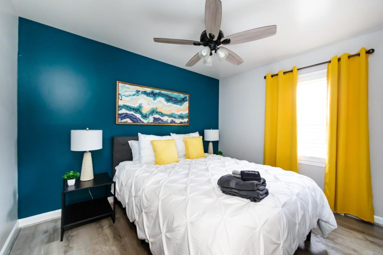 Roomy 3br 2 Bath Minutes To Uptown And Airport Ideal For Small Families Apartment