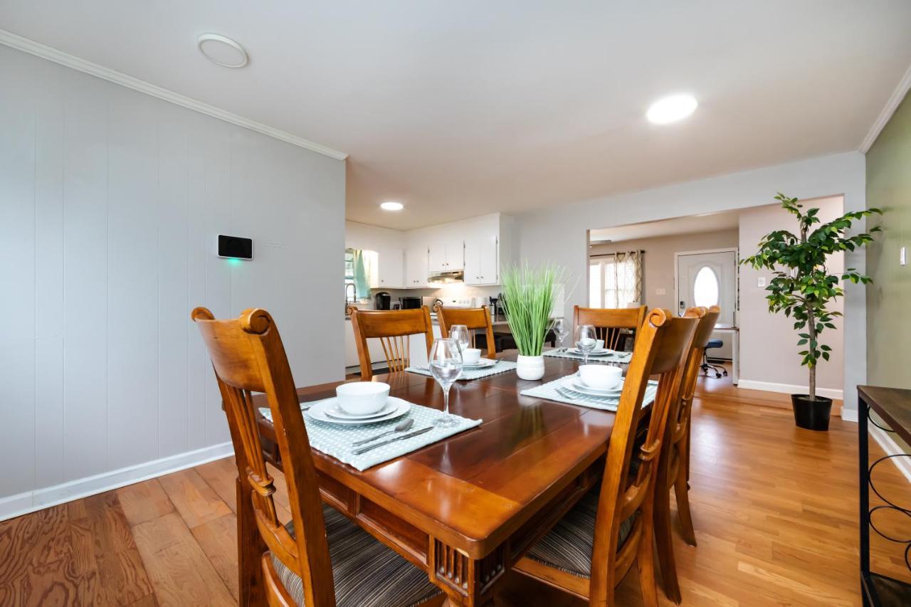 Roomy 3br 2 Bath Minutes To Uptown And Airport Ideal For Small Families Apartment Charlotte