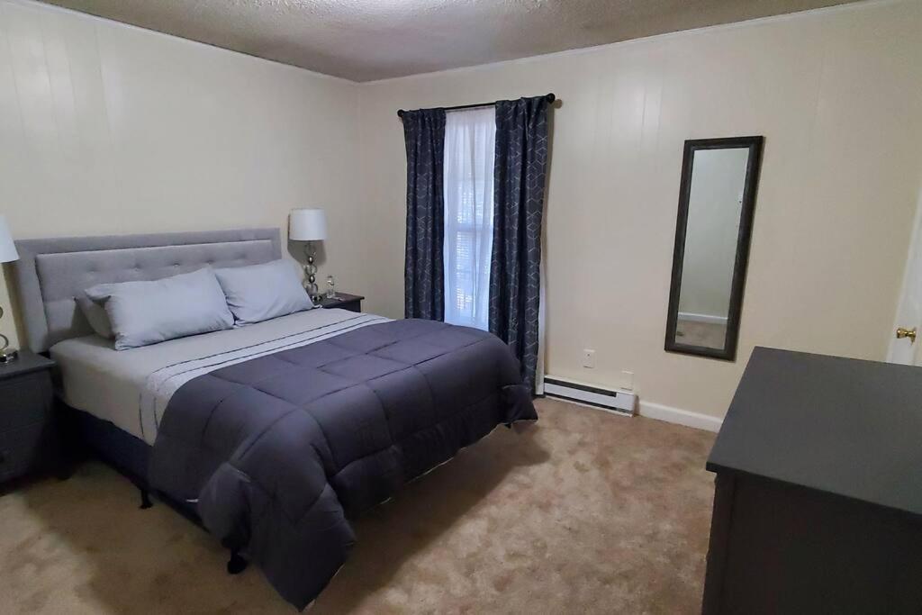 7, Sleep 6, Walk To Attractions In Uptown Apartment *
