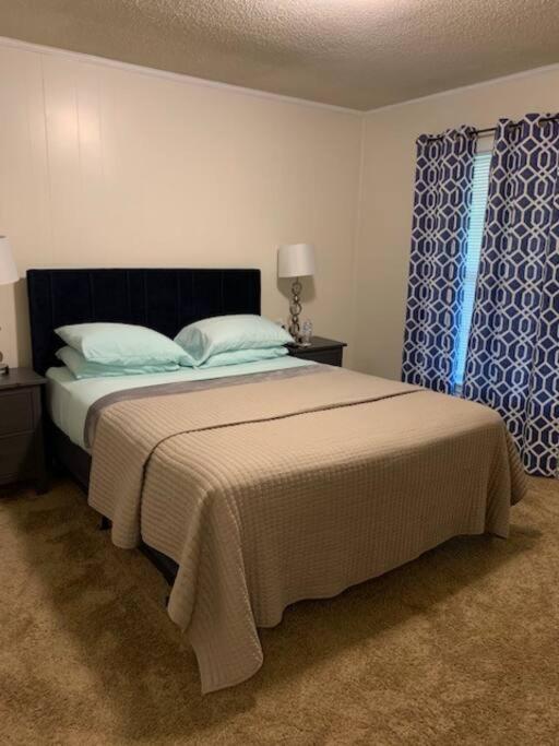Apartment 6, Sleep 4, Walk To Attractions In Uptown Charlotte