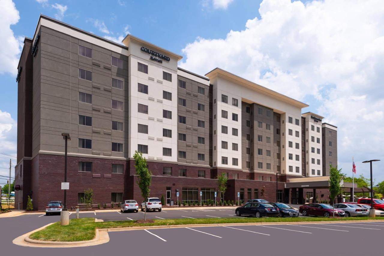 Courtyard By Marriott Northlake 2*