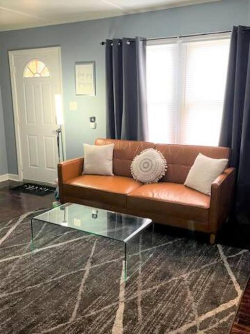 Awesome Location* 5 Bedrooms Charlotte