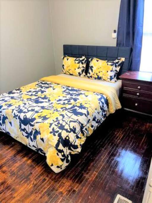 Awesome Location* 5 Bedrooms * Charlotte