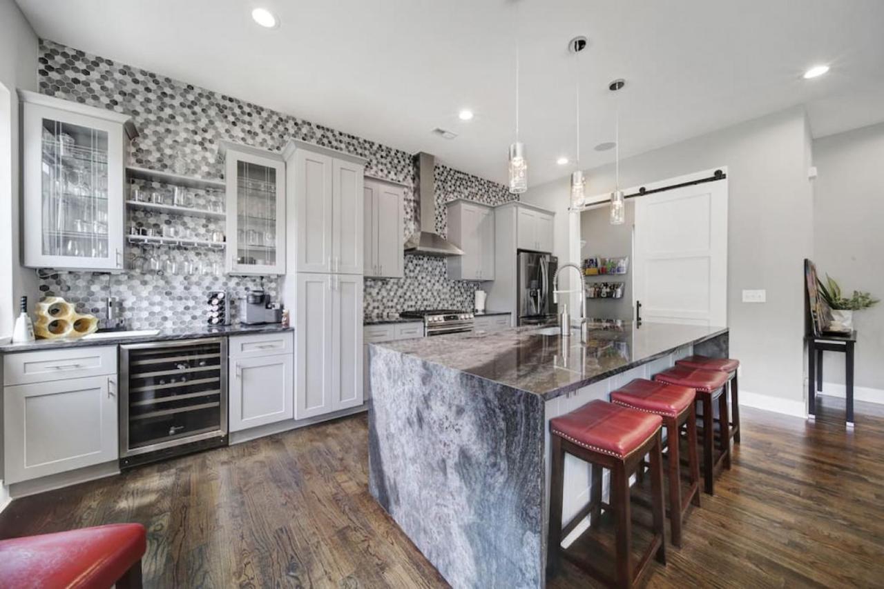 Views - Walking Distance To Panthers Stadium *