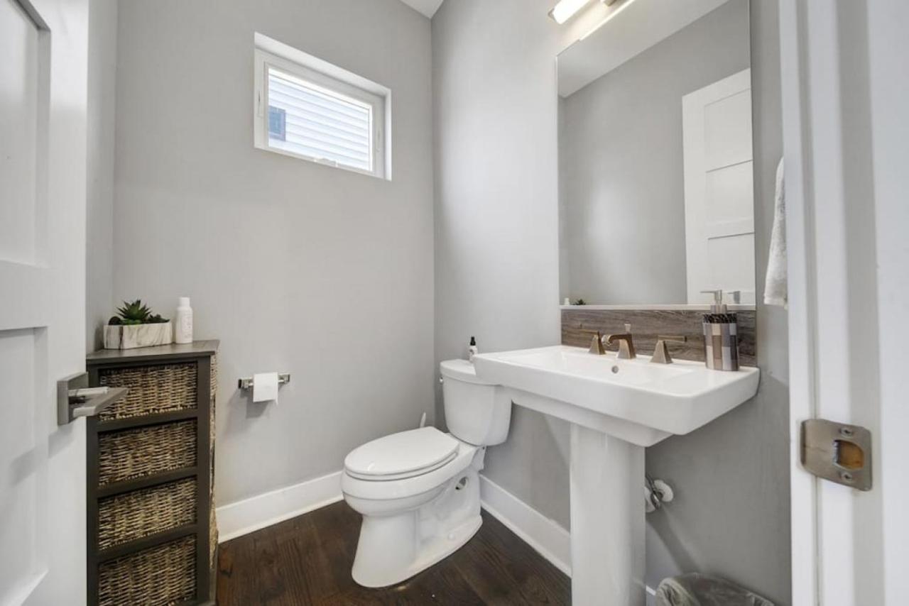 Views - Walking Distance To Panthers Stadium Holiday home