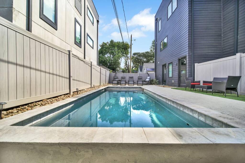 Amazing Location! Rooftop Patio, Pool & Game Room!