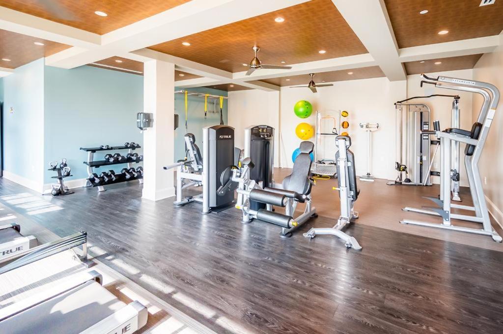 Urban Studio W Balcony Gym Apartment *