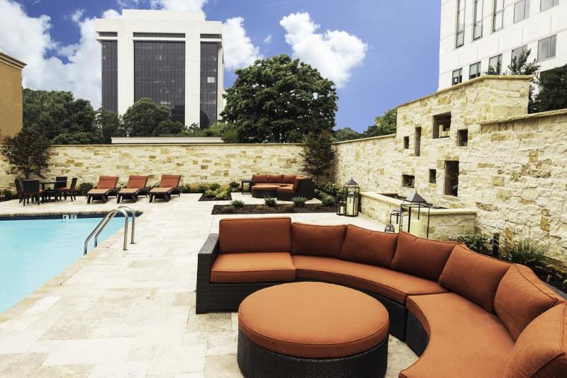 Fairfield & By Marriott Uptown 3*