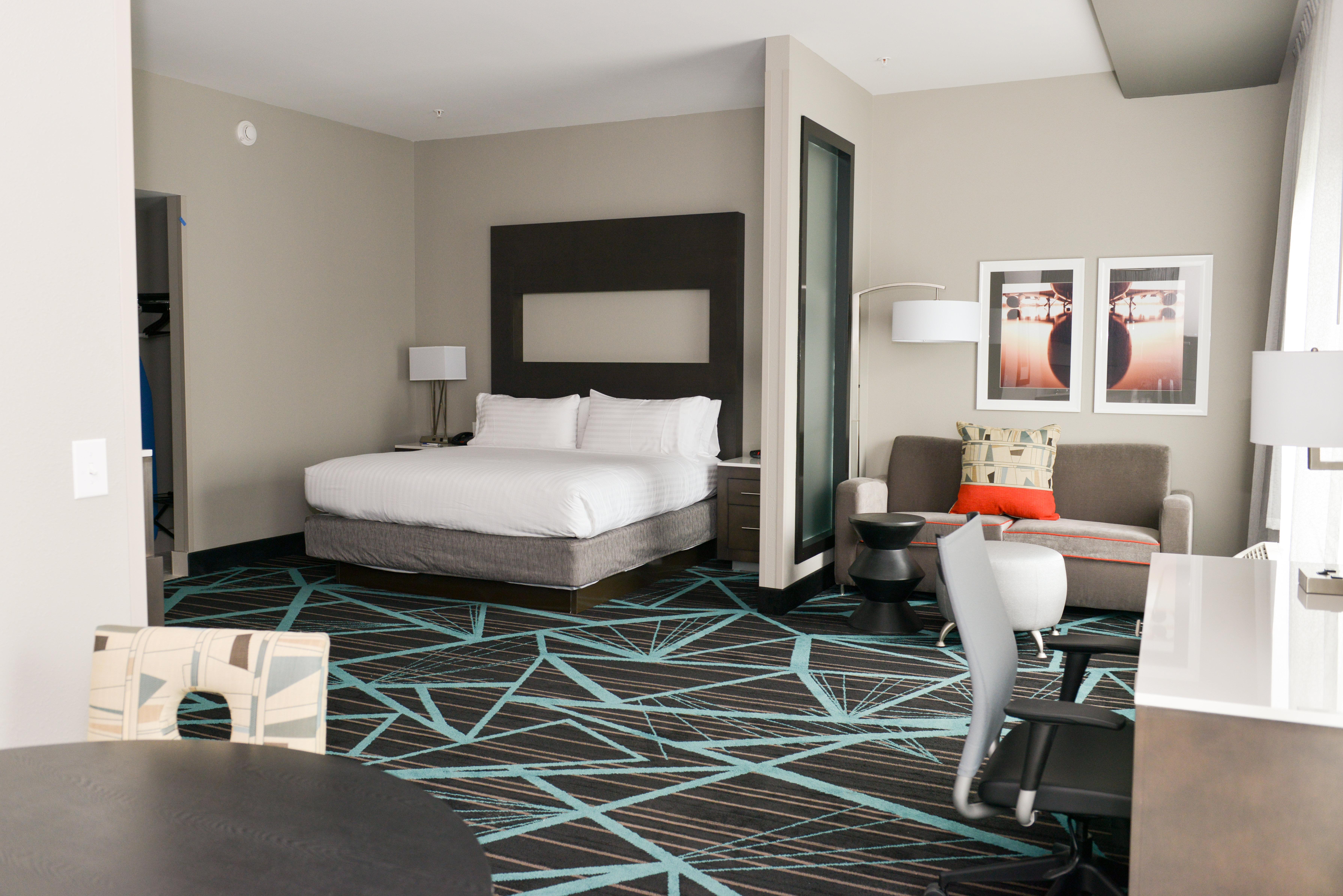 Express & - Airport By Ihg