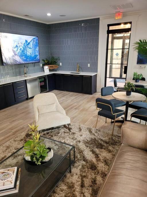 South Charlotte's Cozy & Modern