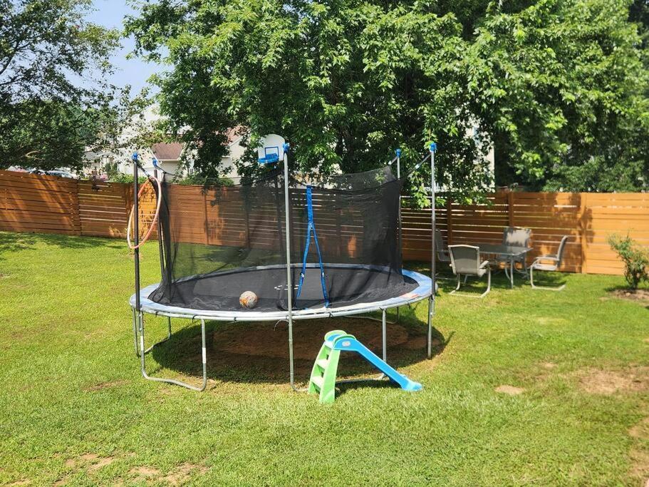 Holiday home Family Friendly 3 Bed/r Home, Free Parking / Wi-fi