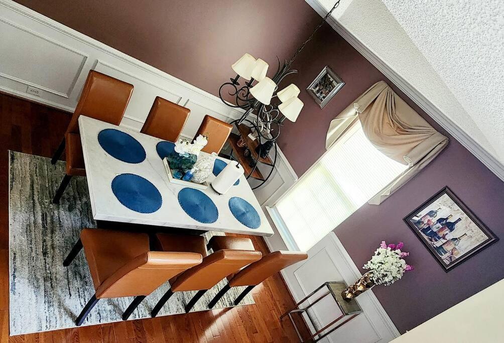 Family Friendly 3 Bed/r Home, Free Parking / Wi-fi