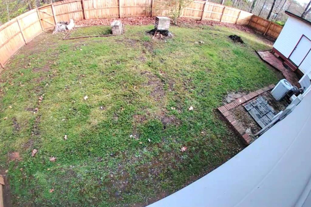 Holiday home Spacious 3 Bedroom 2.5 Baths Home. Free Parking And Wi-fi Charlotte