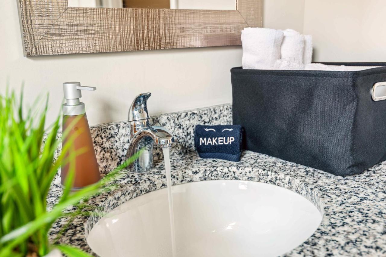 Serenity 12min From Uptown & Spectrum Ctr Holiday home *