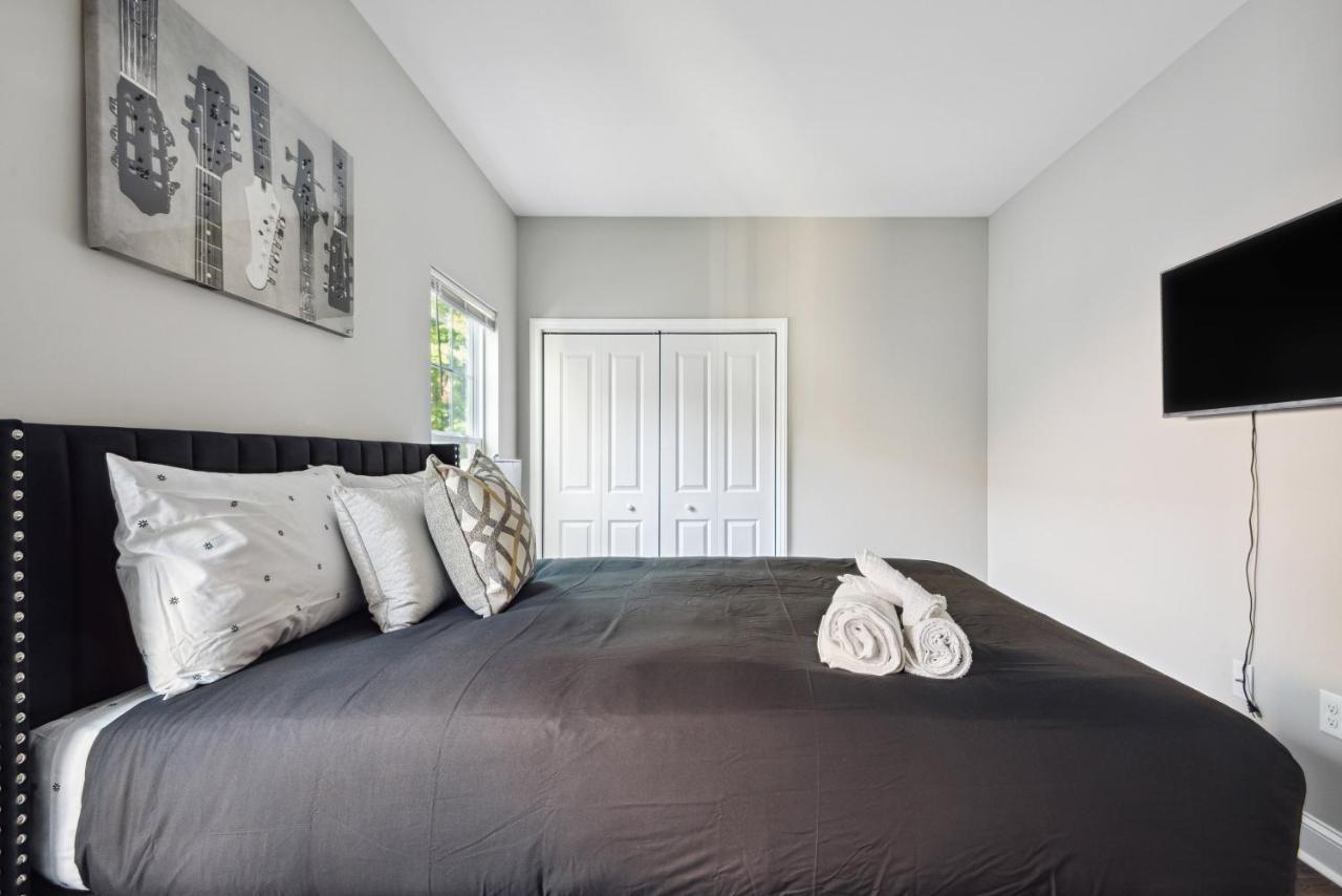 Serenity 12min From Uptown & Spectrum Ctr Holiday home *