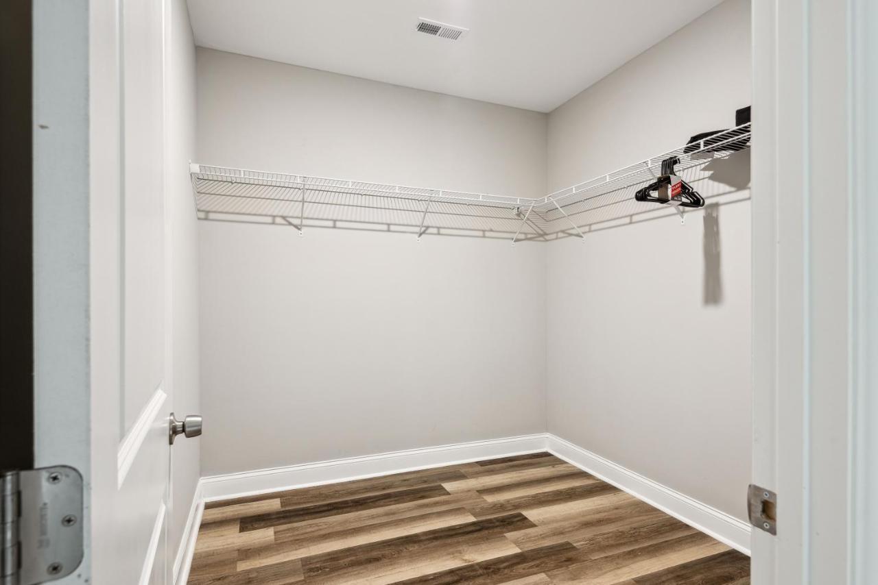 Serenity 12min From Uptown & Spectrum Ctr Holiday home *