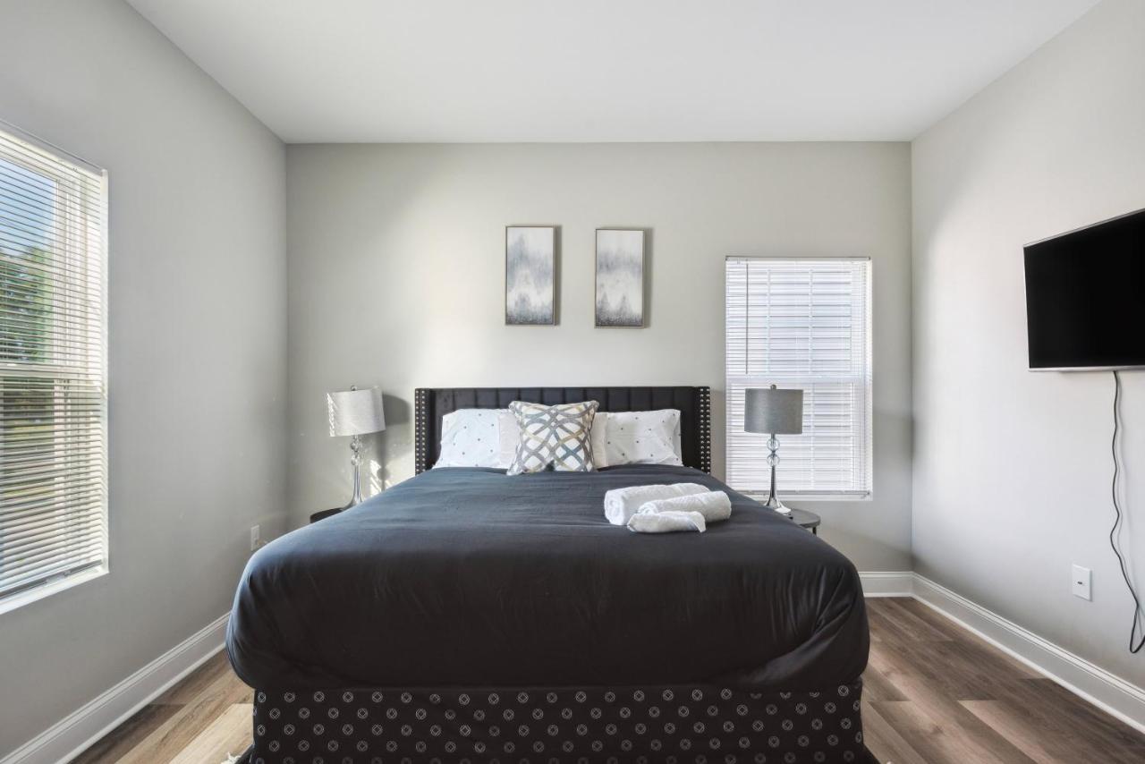 Serenity 12min From Uptown & Spectrum Ctr Holiday home *
