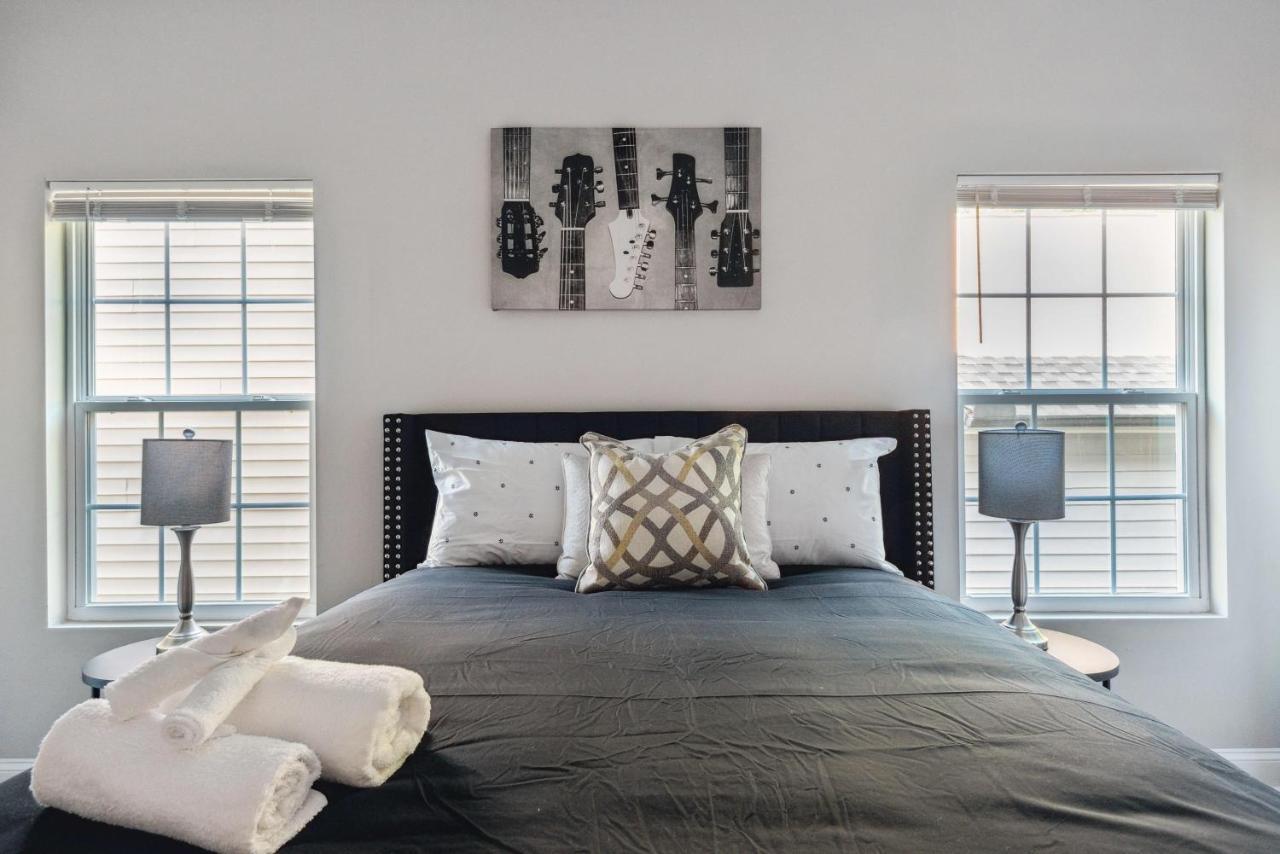 Serenity 12min From Uptown & Spectrum Ctr Holiday home