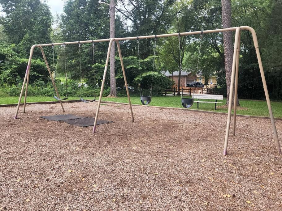 Spotless 4br Near Clt Uptown, Fast Wi-fi *