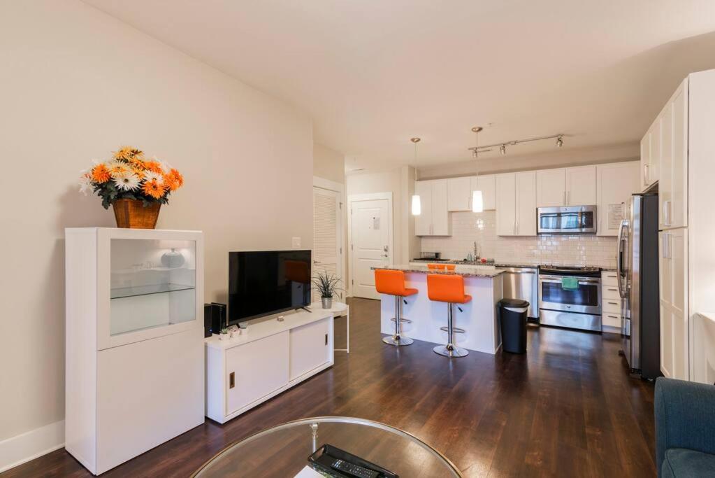 Luxury Dilworth 1br ◉ Near Food, Shops & Greenway Apartment *