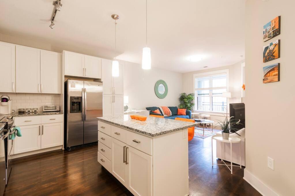 Luxury Dilworth 1br ◉ Near Food, Shops & Greenway Apartment