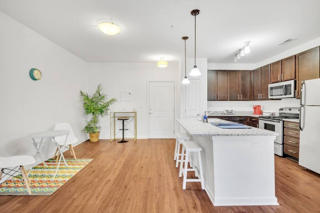1br King Bed Near Shopping, Dining & Entertainment Apartment *