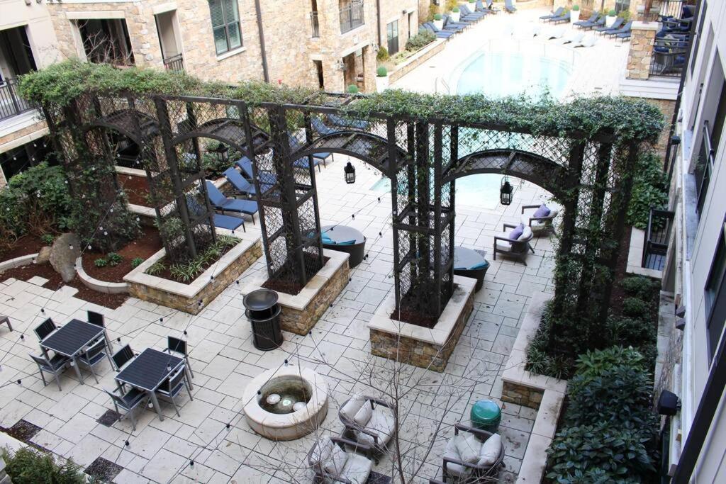 Apartment Luxury Dilworth 1br ◉ Near Food, Shops & Greenway