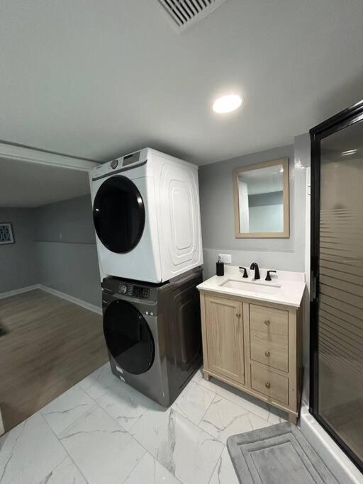 Comfy Lower Lvl With Jetted Tub Near Uptown And Unc * Charlotte