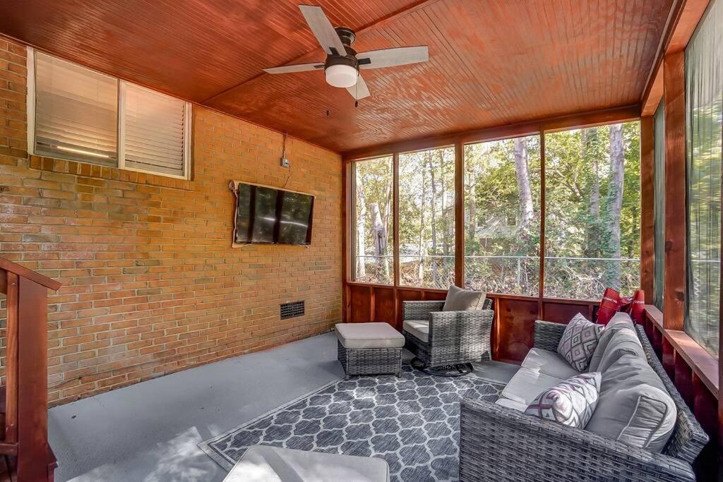 Charm Haven With Outdoor Tv Charlotte