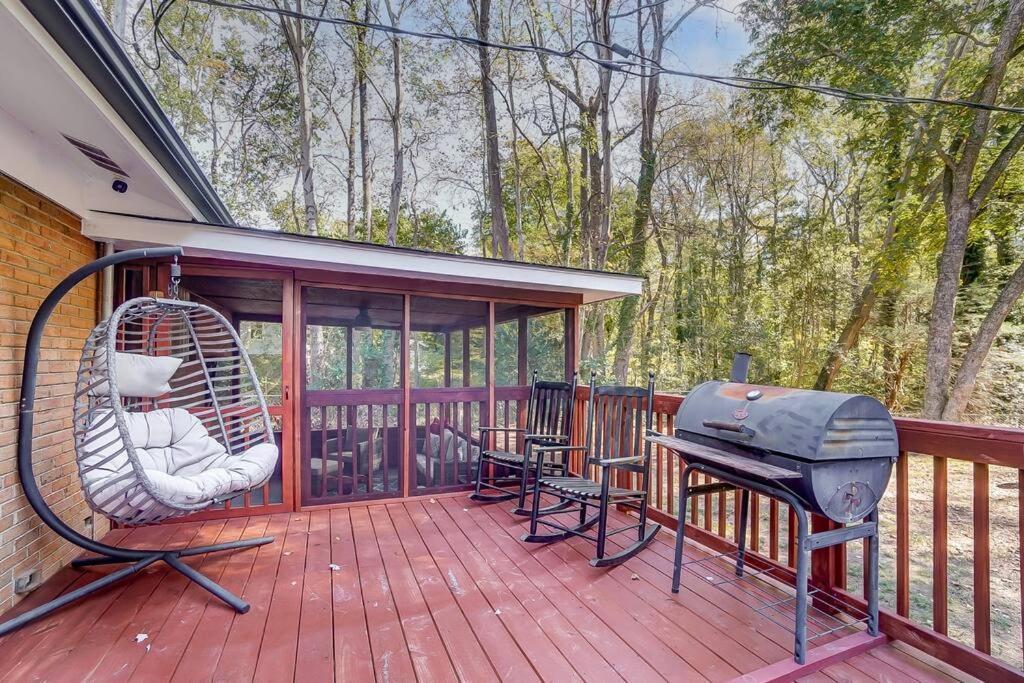 Charm Haven With Outdoor Tv Charlotte