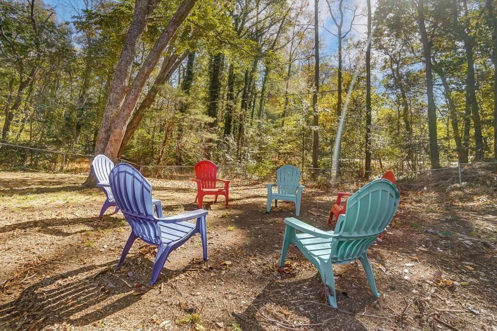Holiday home Charm Haven With Outdoor Tv Charlotte