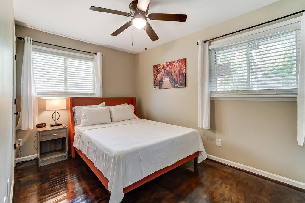 Charm Haven With Outdoor Tv * Charlotte