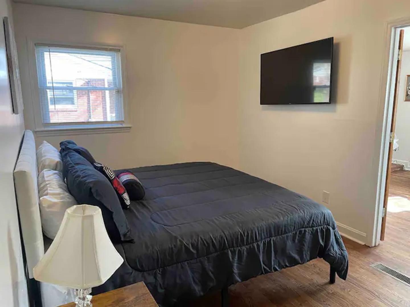 West-end Downtown - Easy Access To Airport & Jcsu Charlotte