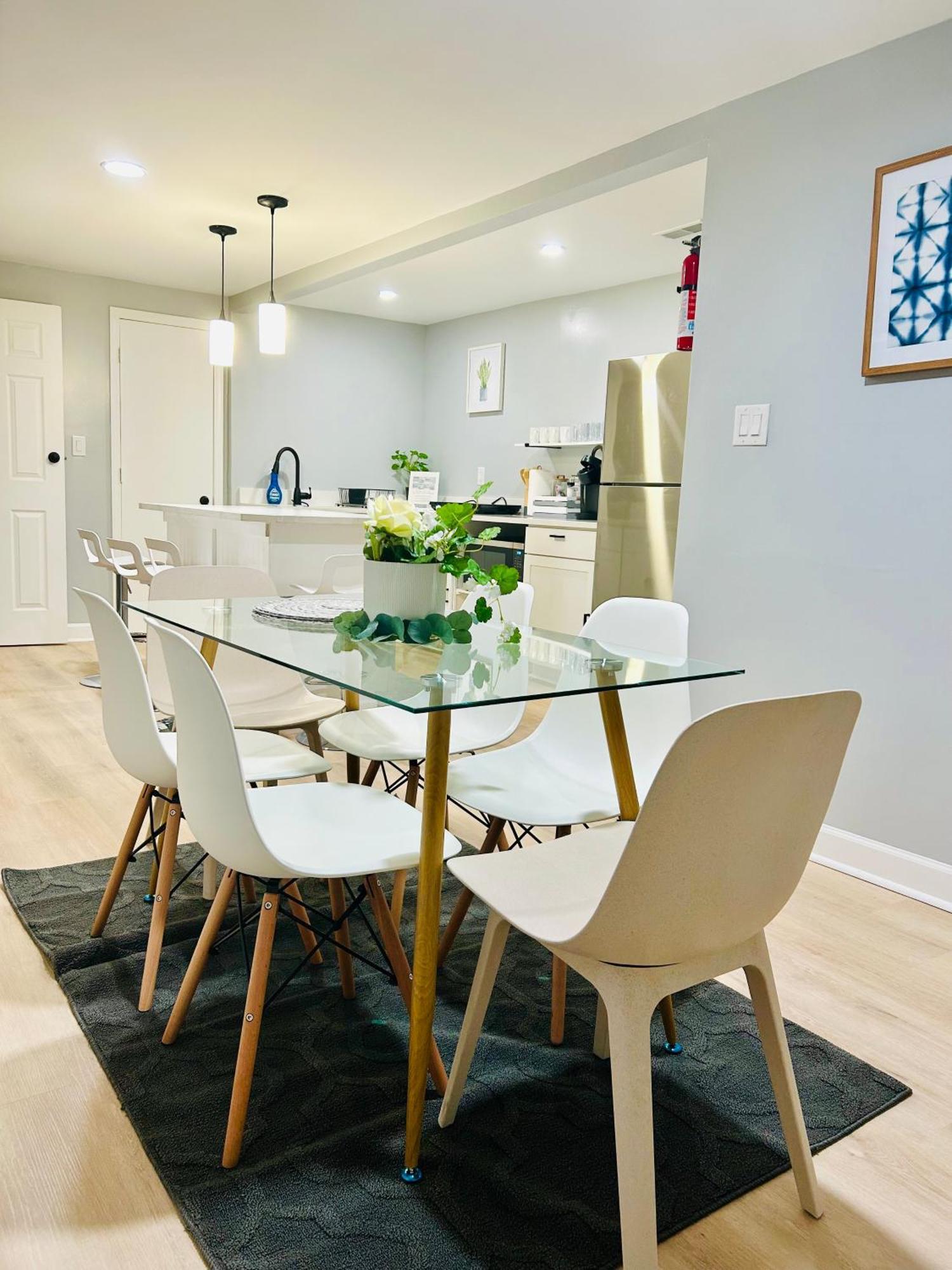 Holiday home Comfy Lower Lvl With Jetted Tub Near Uptown And Unc *