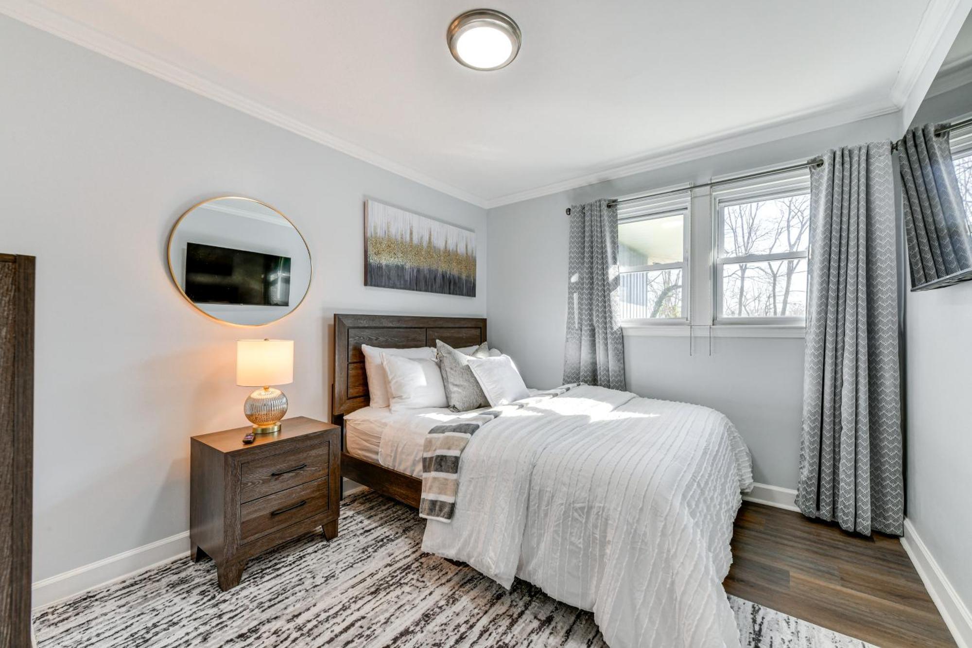 Holiday home Newly Updated About 3 Mi To Downtown Charlotte!