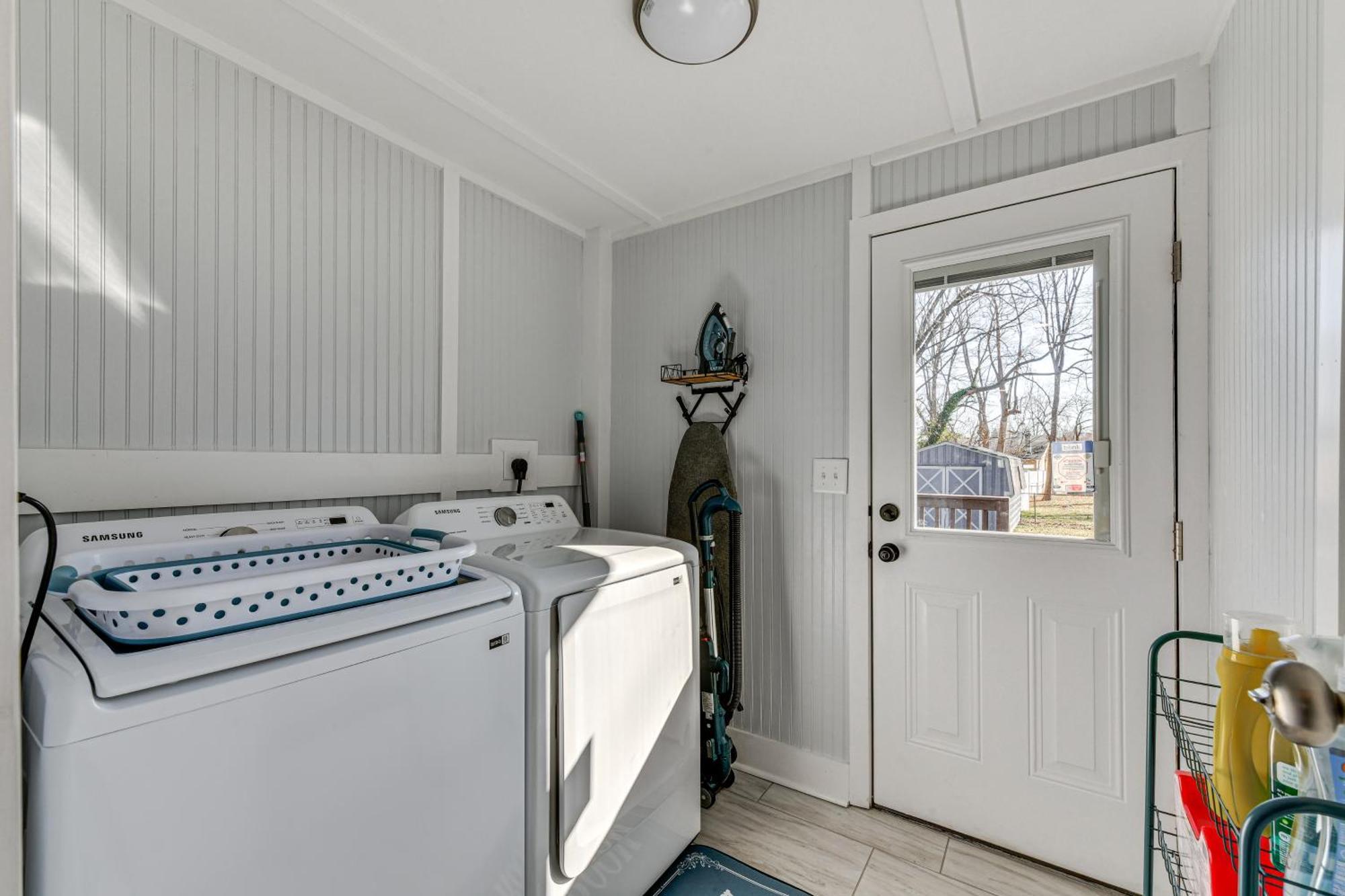 Newly Updated About 3 Mi To Downtown Charlotte! Holiday home Charlotte
