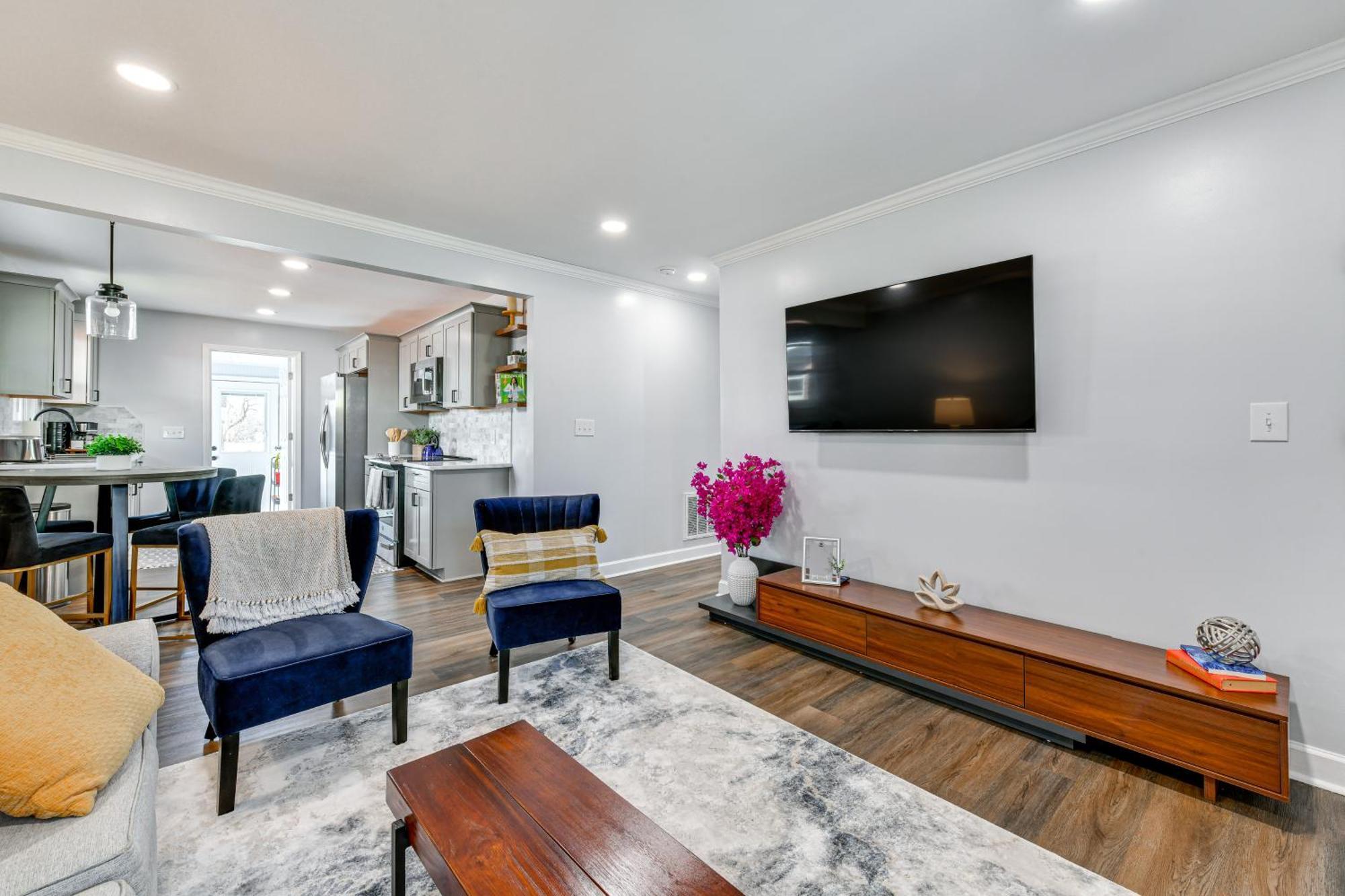Newly Updated About 3 Mi To Downtown Charlotte! * Charlotte