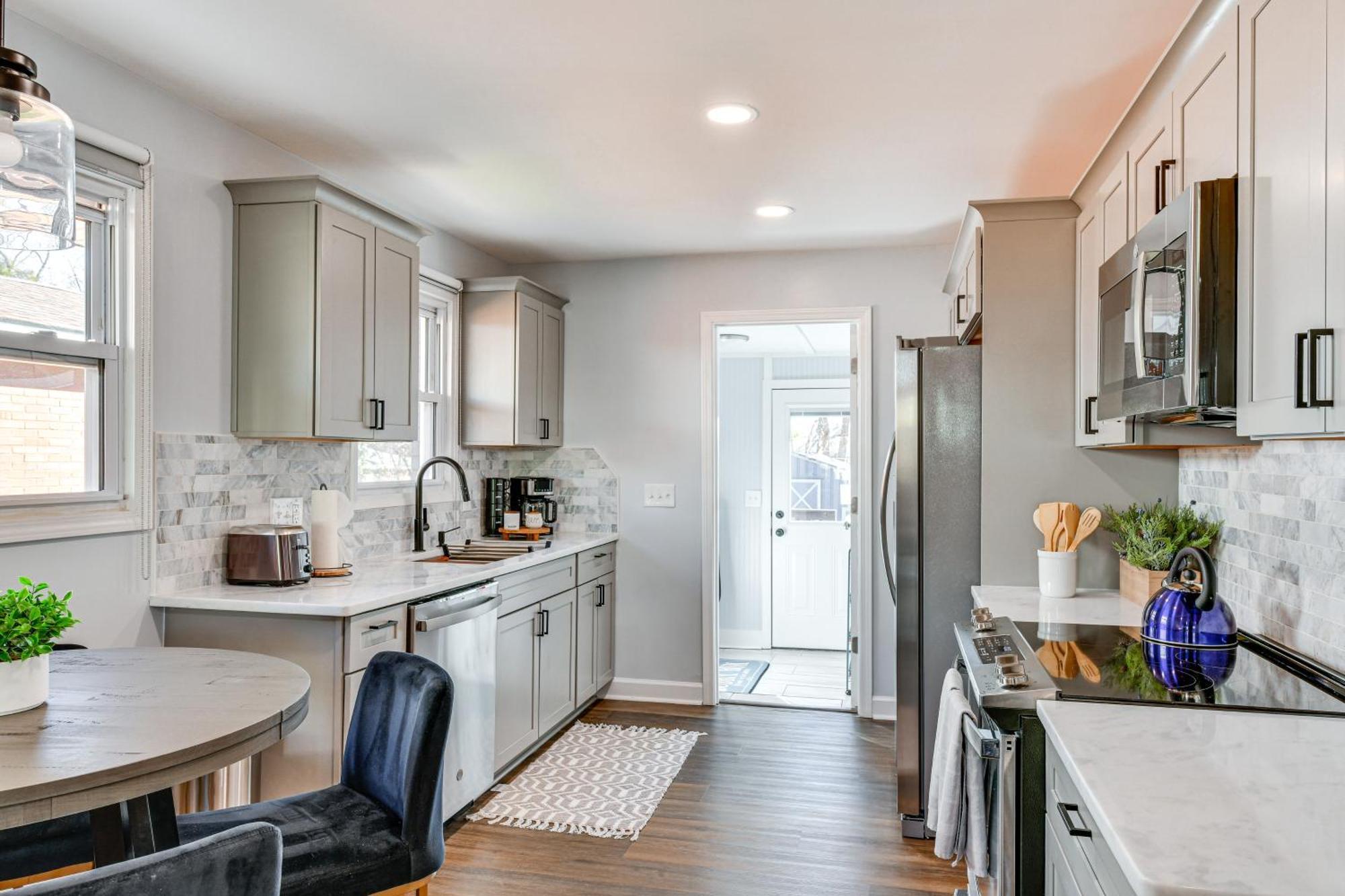 Newly Updated About 3 Mi To Downtown Charlotte! Charlotte