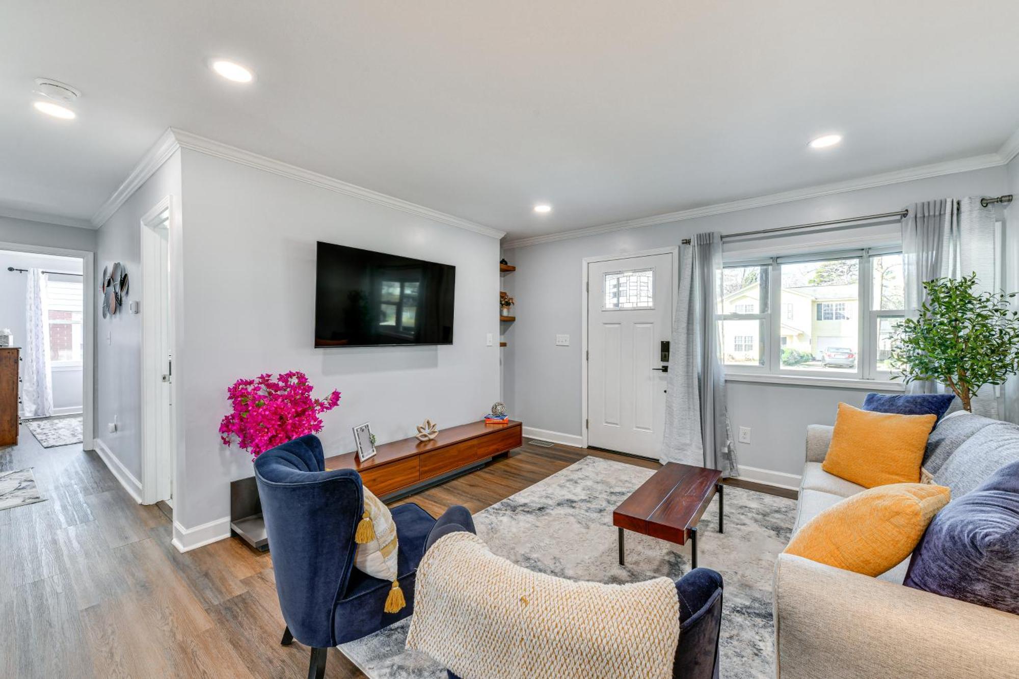Holiday home Newly Updated About 3 Mi To Downtown Charlotte!